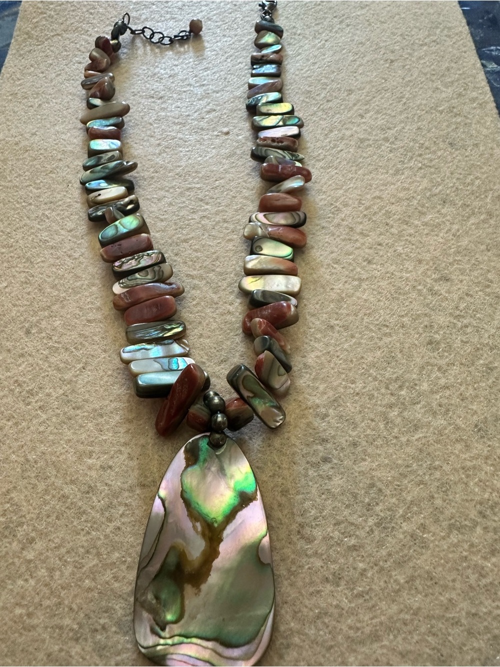 Necklace Abalone & Jasper Beaded Statement Necklace - Iridescent Green Brown